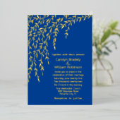 Gold Willows Royal Blue Wedding Folie Uitnodiging (Staand Voorkant)