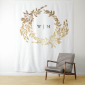 Gold Wreath Classic Monogram Huwelijk Wandkleed (In situ)