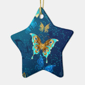 Golden Butterflies op een blauwe achtergrond Keramisch Ornament (Links)