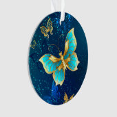 Golden Butterflies op een blauwe achtergrond Ornament (voorkant)
