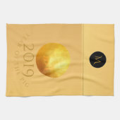 Golden Chinese Pig Papercut 2019 Monogram KitchenT Theedoek (Horizontaal)