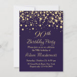 Golden confetti 90th Birthday Party Invitation<br><div class="desc">Confetti rond d'or sur violet arrière - plan 90e Anniversaire Fête Invitation</div>