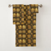 Golden Crowns Pattern Bad Handdoek (Insitu)
