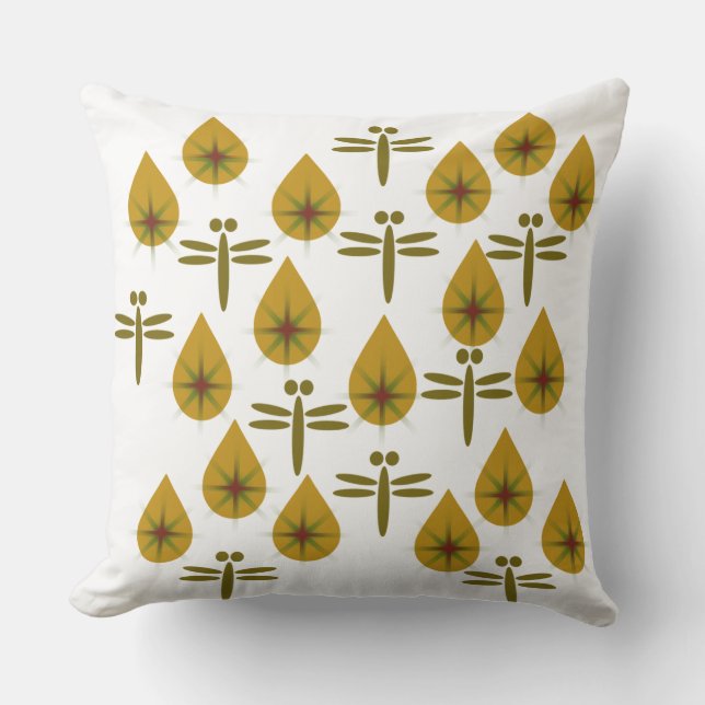 Golden Fireflies and Petal Glow Pattern Kussen (Voorkant)
