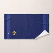 Golden Fleur-de-Lis en Monogram op Navy Blue Bad Handdoek (Handdoek)