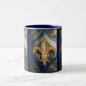 Golden Fleur de lis over de Mok van blauwe afdrukk (Center)