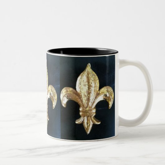 GOLDEN FLEUR DE LIS OVER ZWARTE AFDRUKKING TWEEKLEURIGE KOFFIEMOK (Rechts)