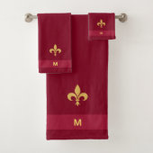 Golden Fleur-de-Lis sur le kit de bain bordeaux (En situation)