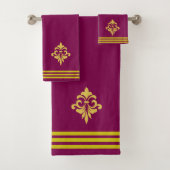 Golden Fleur de Lis, Three Stripes on Maroon Bad Handdoek (Insitu)
