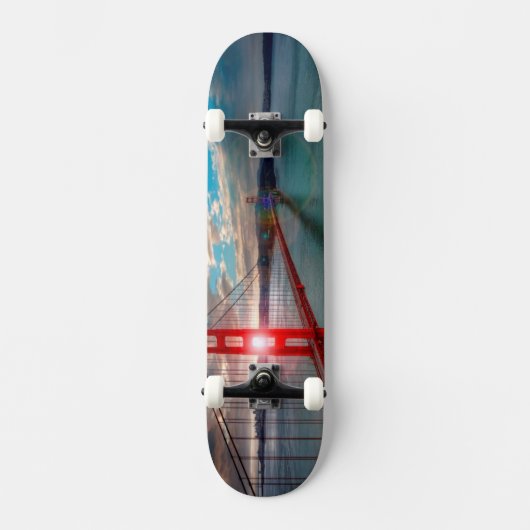 Golden Gate Bridge met Sun Shining through. Skateboard (Voorkant)