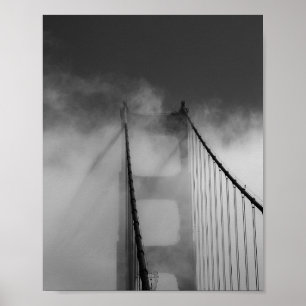 Golden Gate Bridge Tower gehuld in mist Poster