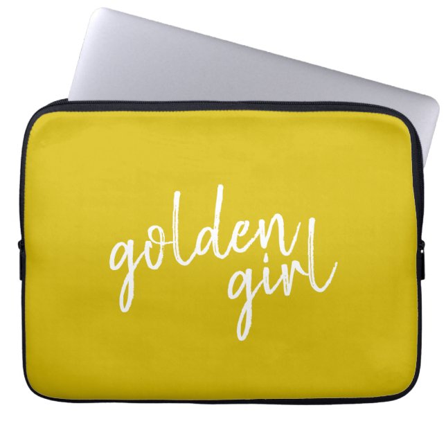 Golden Girl | Modern Gold Script Laptop Sleeve (Voorkant)