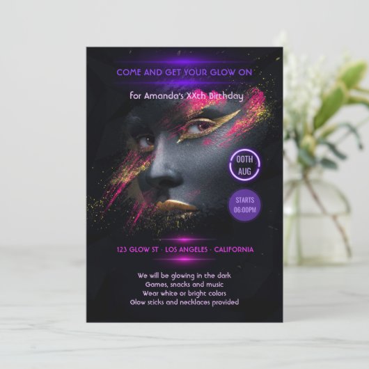 Golden gloed in de uitnodiging van de Dark Neon Pa (Staand voorkant)