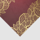 Golden leaf op rode achtergrond tissuepapier (Detail)