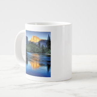 Golden Light op Half Dome Jumbo Beker
