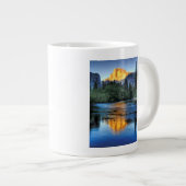 Golden Light op Half Dome Jumbo Beker (Voorkant rechts)