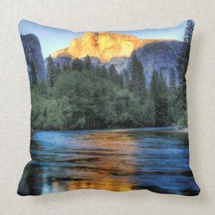 Golden Light op Half Dome Kussen