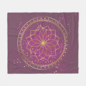 Golden Mandala op Plum | Elegante Heilige Geometri Fleece Deken (Voorkant (Horizontaal))