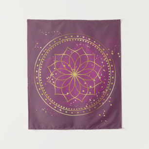 Golden Mandala op Plum   Elegante Heilige Geometri Wandkleed