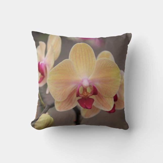 Golden Orchid Pillow Kussen (Voorkant)