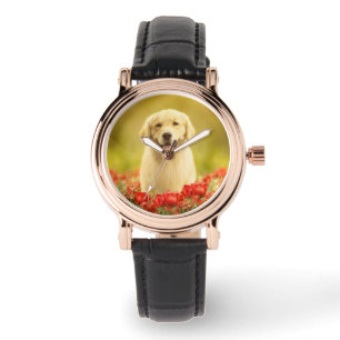 Golden Retirever in Red Flowers Horloge