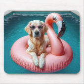 Golden Retriever Floating In a Flamingo Float Muismat (Voorkant)