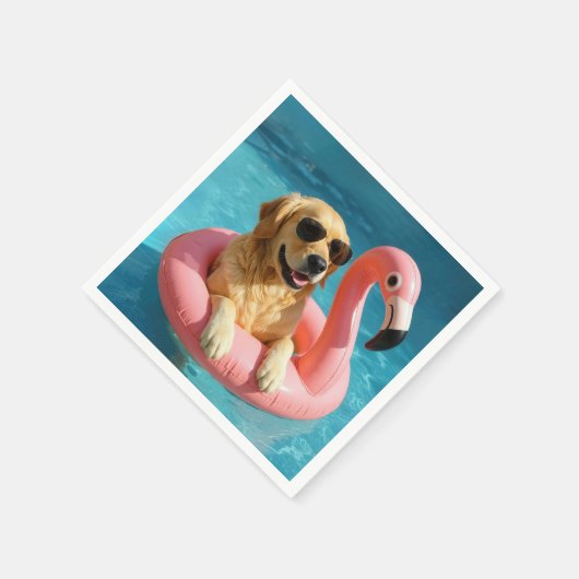 Golden Retriever Floating On a Flamingo Pool Toy Servet (Hoek)