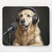 Golden Retriever Hosting a Podcast Muismat (Voorkant)