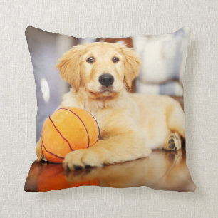 Golden Retriever met Basketball Speelgoed Kussen