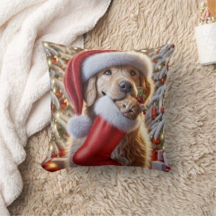 Golden Retriever met gemberkitten in een kous Kussen