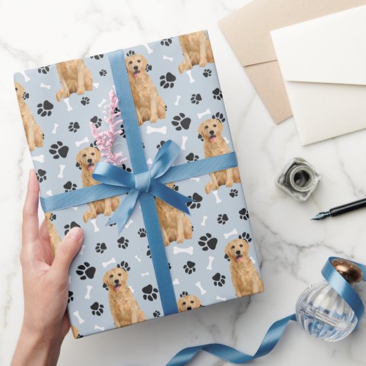 Golden Retriever Paw Print Pattern op Silver Blue Cadeaupapier (Geschenken)