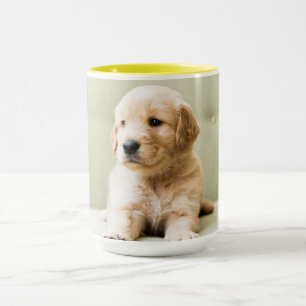 Golden Retriever Puppy op Couch Mok