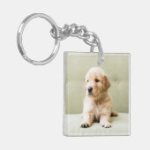 Golden Retriever Puppy op Couch Sleutelhanger (Voorkant Links)