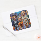 Golden Retriever Trick-or-Treating Halloween Vierkante Sticker (Envelop)