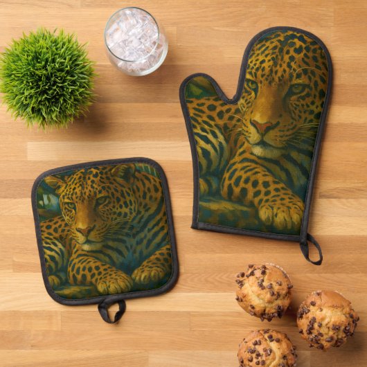 Golden Stillness - Rustende luipaard in gebladerte Ovenwant & Pannenlap Set (Top down)