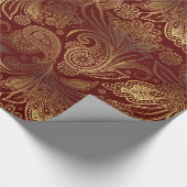 Golden Tones Ornate Paisley Pattern On Red Cadeaupapier (Hoek)