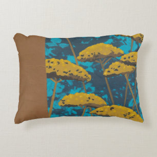 Golden Yarrow Garden met Blue Background Decoratief Kussen