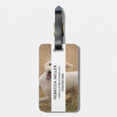 Goldendoedle loopt door Grass Bagagelabel (Achterkant verticaal)