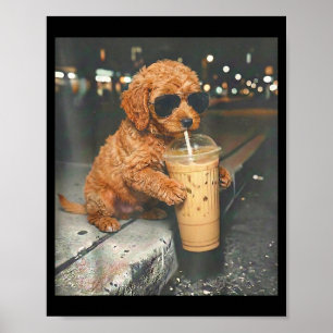 Goldendoodle drinkt ijskoude koffie grappige hond poster