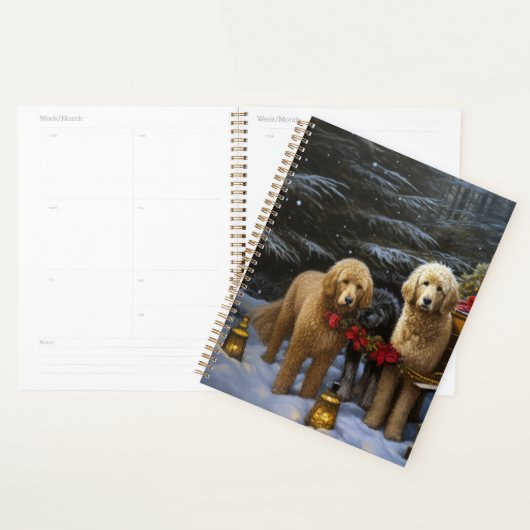 Goldendoodle enneigé Luge Décoration de Noël (Devant avec enveloppe)