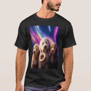 Goldendoodle in de ruimte met donuts Schattige Doo T-shirt
