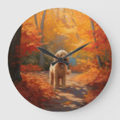 Goldendoodle in Herfstbladeren Herfst Inspire Grote Klok (Voorkant)