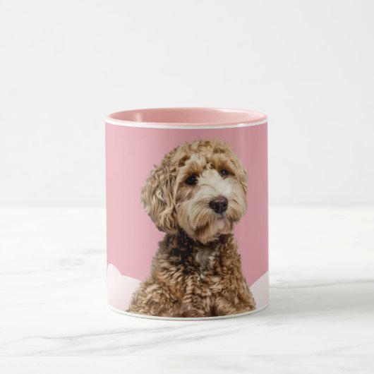 Goldendoodle Laying on Pastel Cloud Podium Mok (Midden)