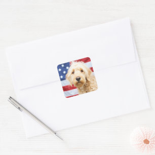 Goldendoodle met Amerikaanse vlag Vierkante Sticker