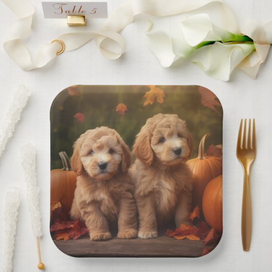 Goldendoodle Puppy Herfst Delight Pompoen Papieren Bordje (Huwelijk)