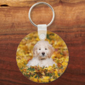 Goldendoodle Puppy In Fall Leaves Sleutelhanger (Voorkant)