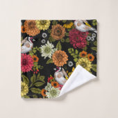 Goldfinches dans le jardin sur noir (Gant de toilette)