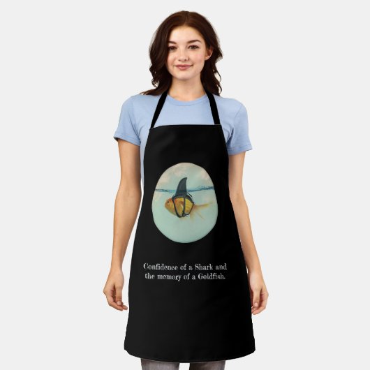 Goldfish with a Shark Fin Schort (Gedragen)