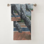 Golem en pierre jouant des serviettes de Bath de (En situation)