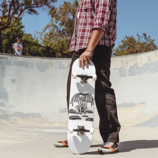 Golem Gargoyle Skateboard (Buiten 2)